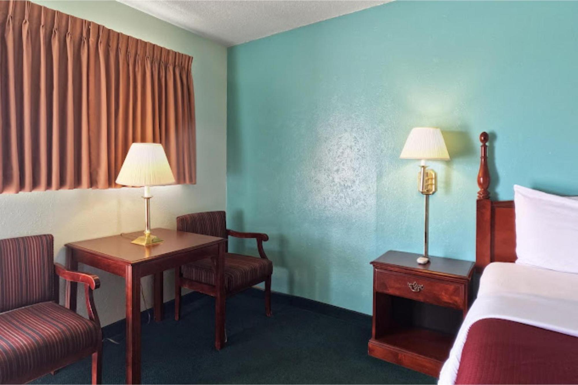 Route 66 & By Oyo Tx Hotel 3*